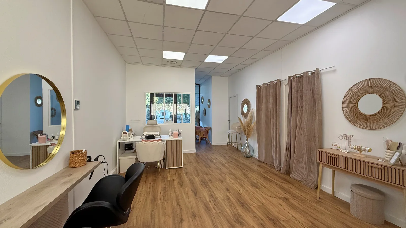 JEALINA BEAUTE x NC GLAM NAILS - Onglerie Fontaine - JEALINA BEAUTE x NC GLAM NAILS - Photo Galerie - OneBooking