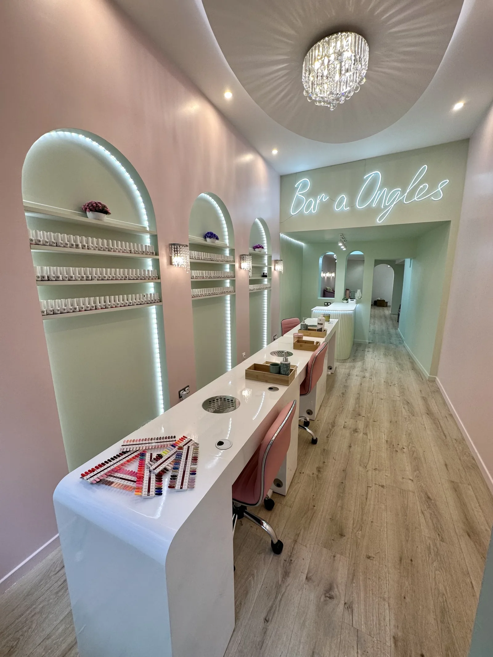 Bar à ongles - Carmes - Onglerie Toulouse - Bar à ongles - Carmes - Photo Galerie - OneBooking
