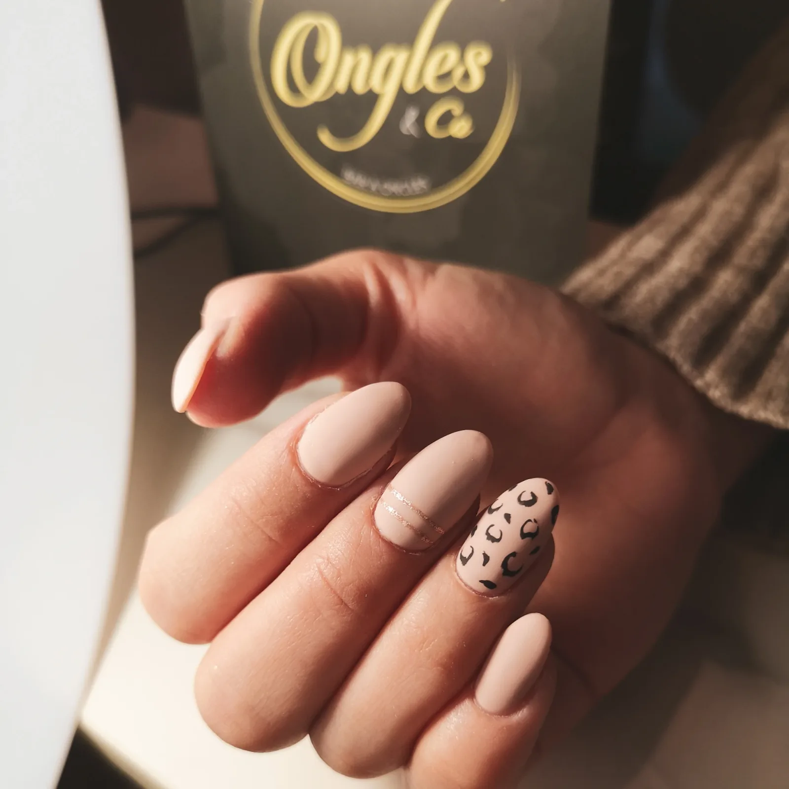 Ongles and Co - Institut de beauté L'Isle-sur-la-Sorgue - Ongles and Co - Photo Galerie - OneBooking
