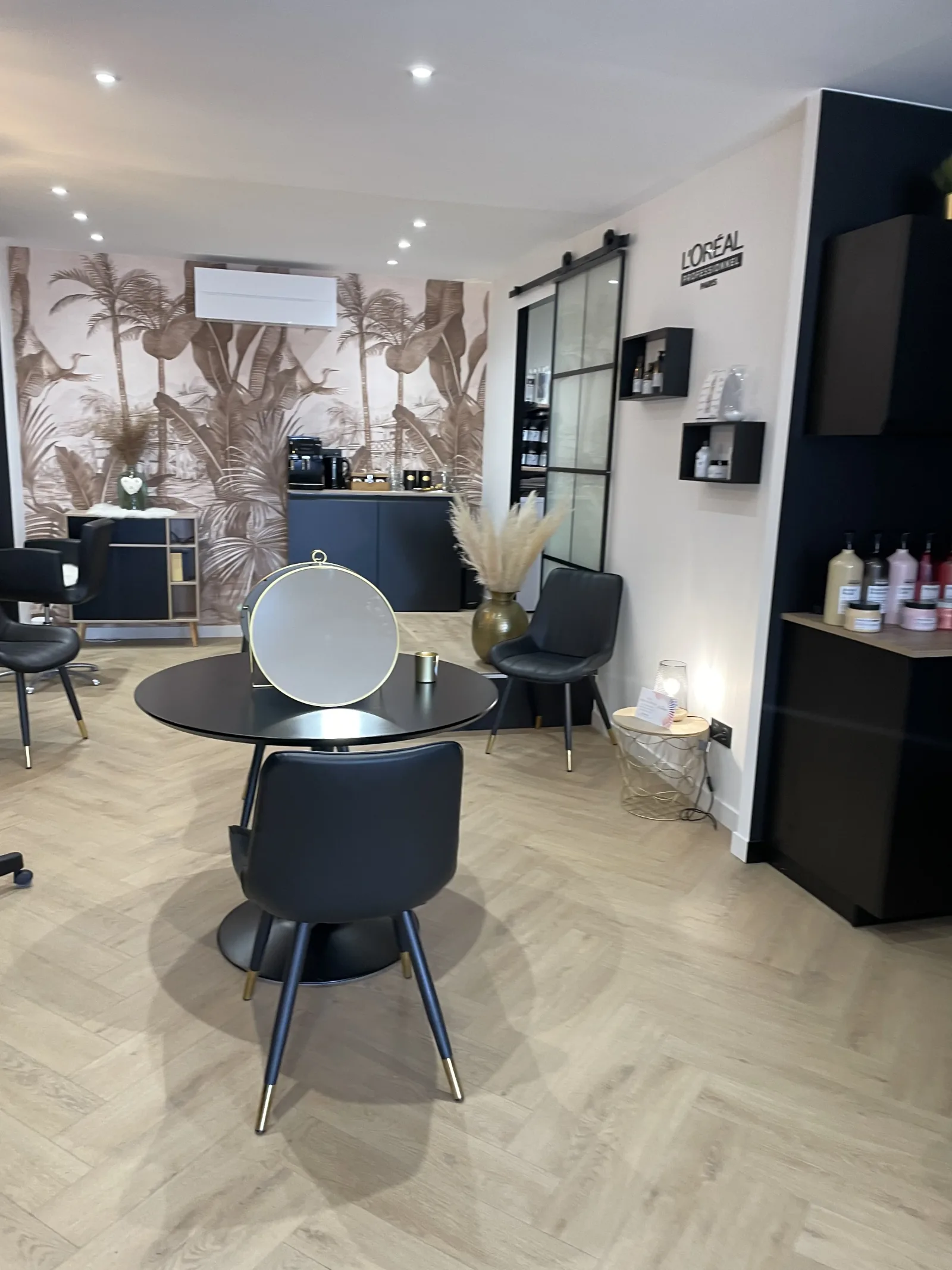 Tropicolor - Coiffure Charlieu - Tropicolor - Photo Galerie - OneBooking