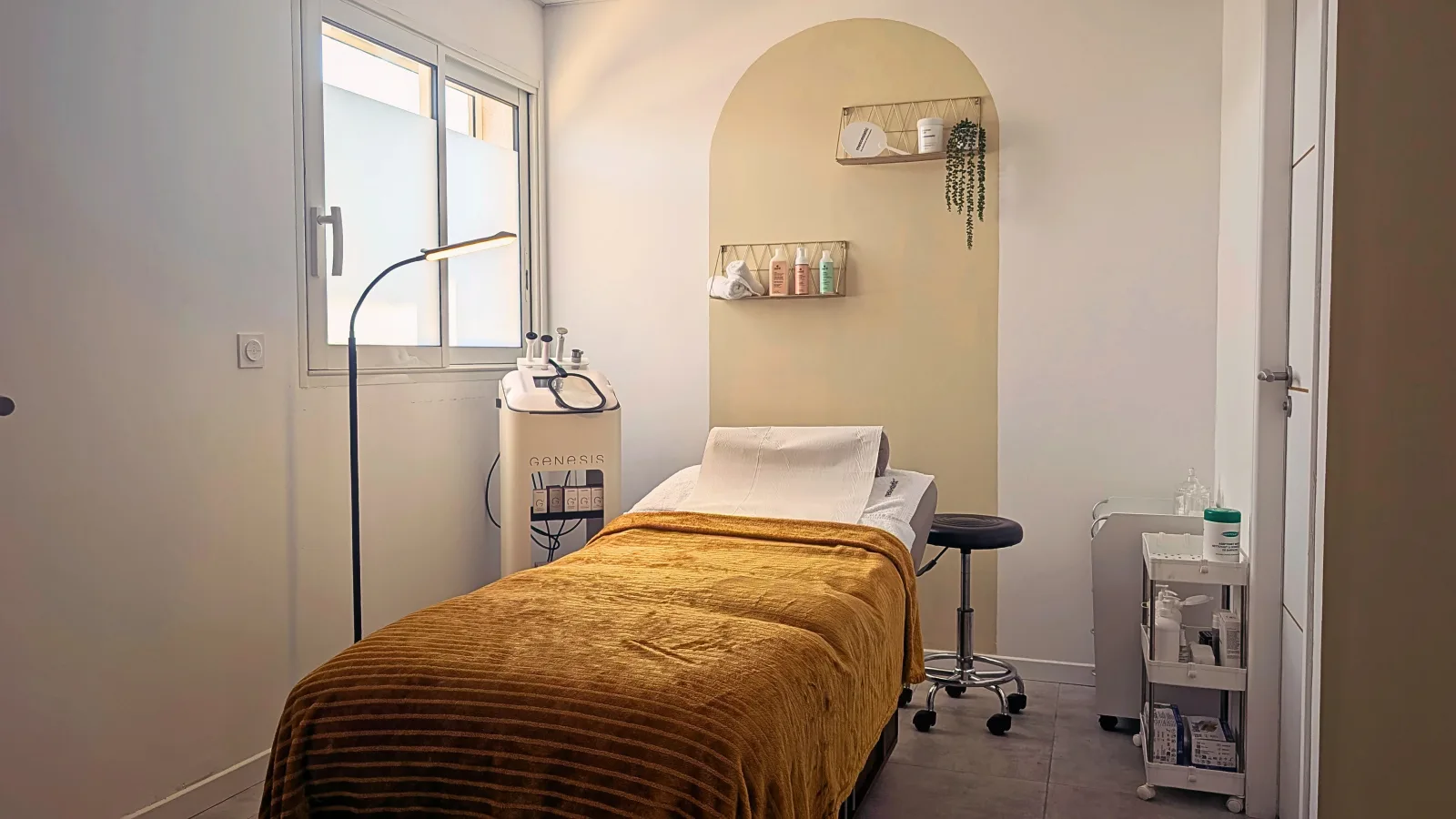 Dermo-Tech by E&S - Institut de beauté Carqueiranne - Dermo-Tech by E&S - Photo Galerie - OneBooking