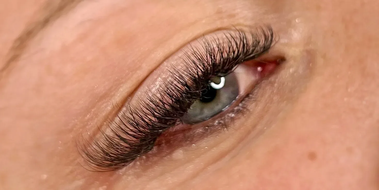 Chez Simone Cils - Sourcils & cils Pavilly - Chez Simone Cils - Photo Galerie - OneBooking