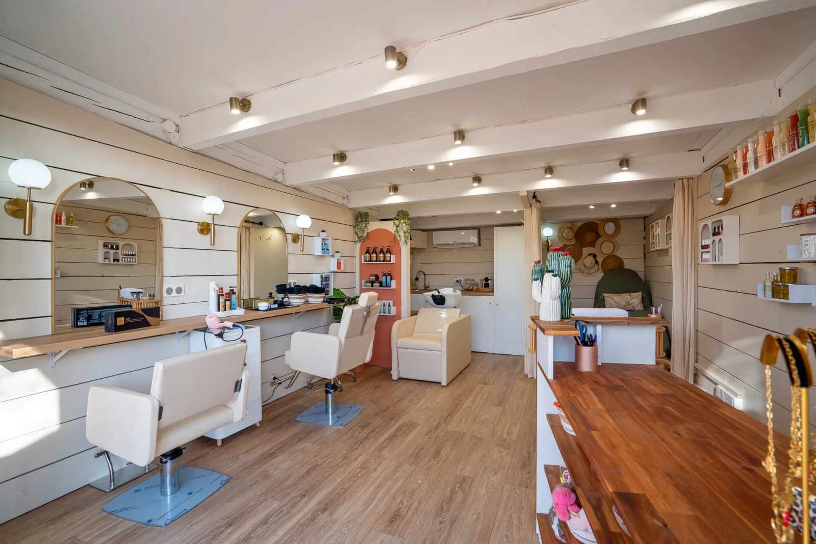 Beauty Time By Julie - Moorea Plage - Coiffure Ramatuelle - Beauty Time By Julie - Moorea Plage - Photo Galerie - OneBooking