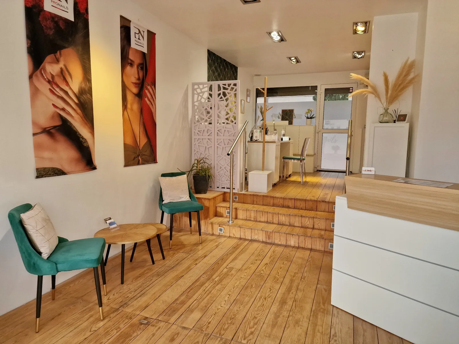 Elodie Nails - Onglerie Draguignan - Elodie Nails - Photo Galerie - OneBooking