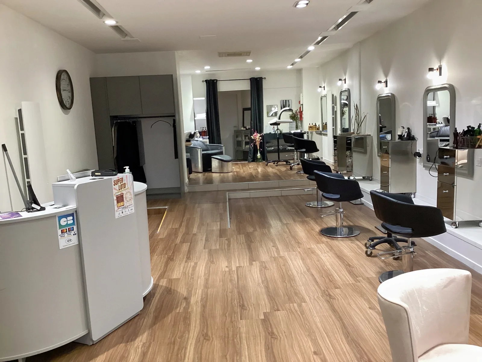 Hair Zen - Coiffure Rochefort - Hair Zen - Photo Galerie - OneBooking