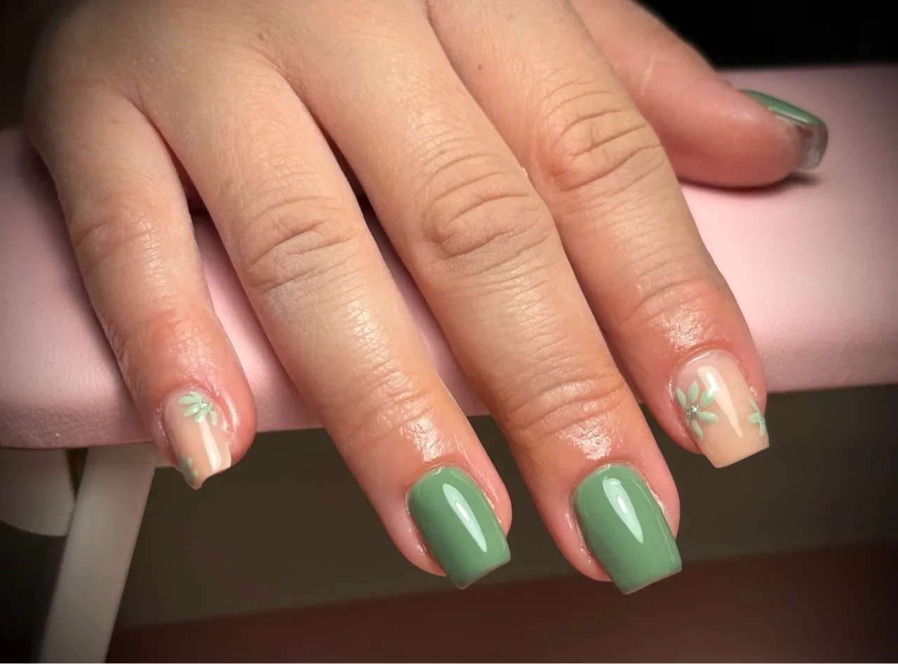 Les Ongles de Biche - Onglerie Lingolsheim - Les Ongles de Biche - Photo Galerie - OneBooking