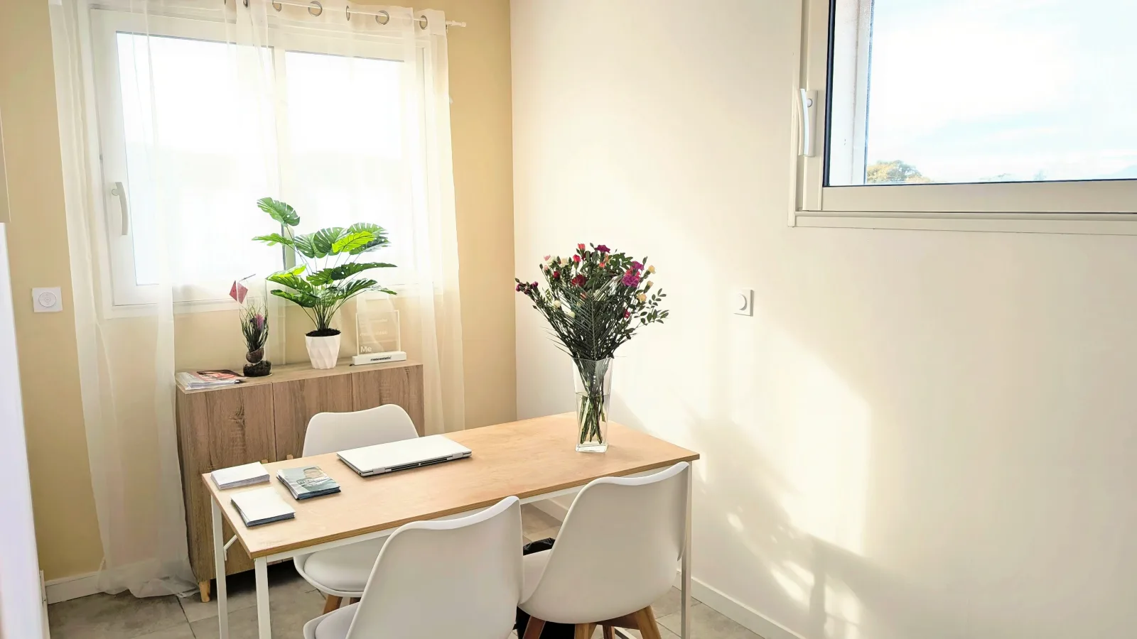 Dermo-Tech by E&S - Institut de beauté Carqueiranne - Dermo-Tech by E&S - Photo Galerie - OneBooking