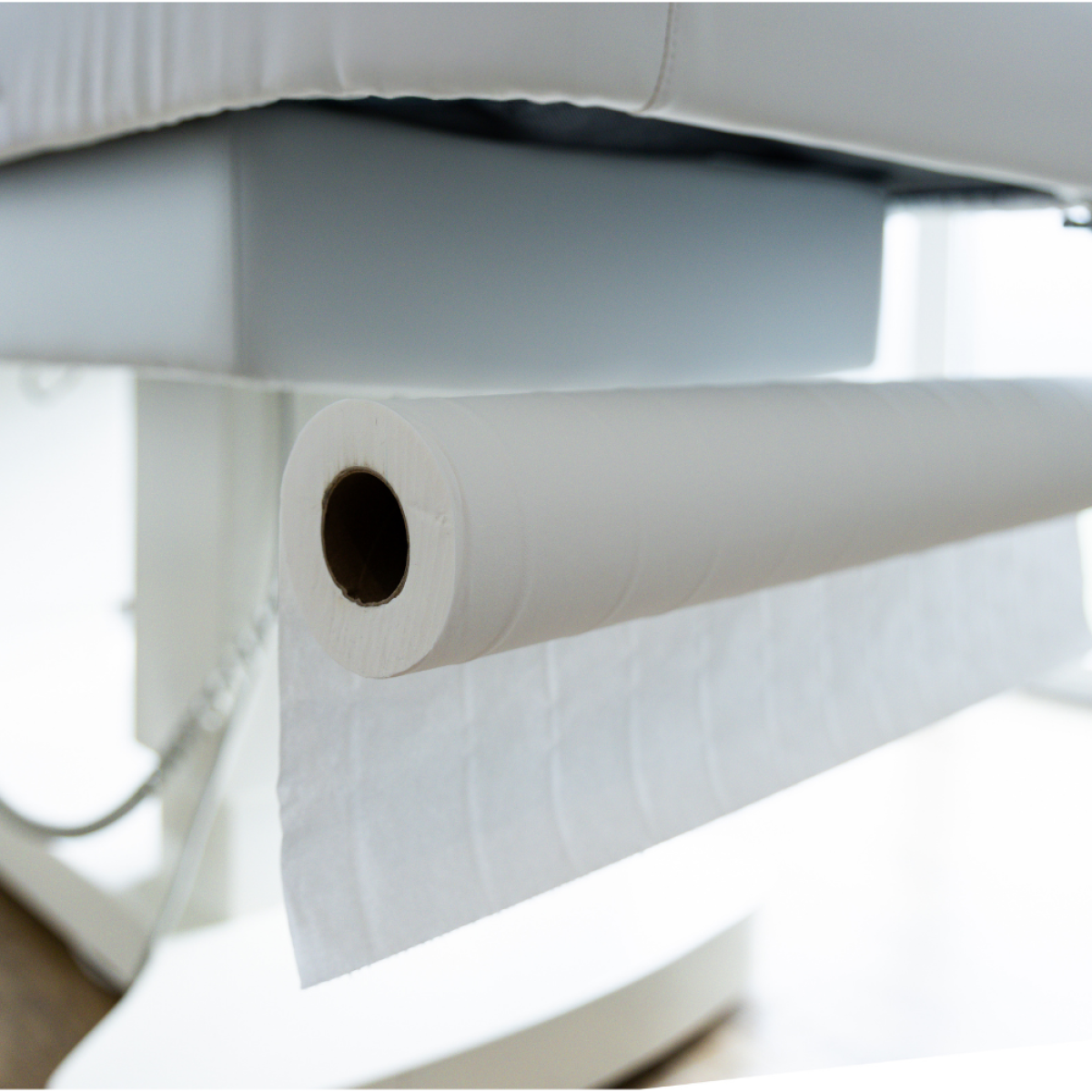 Drap d’examen médical microgaufré grande largeur – 121 formats 70*35cm – Colis de 9 rouleaux – Emballage individuel kraft