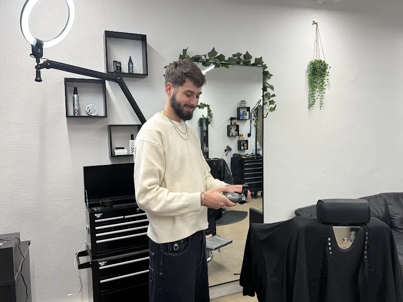 Mathis - Barber - Barbier Lyon - OneBooking