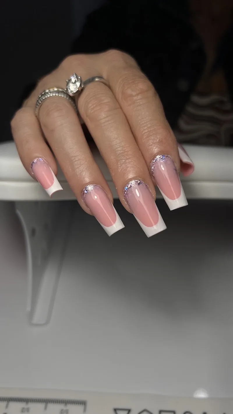 Pretty Nails by Lina
