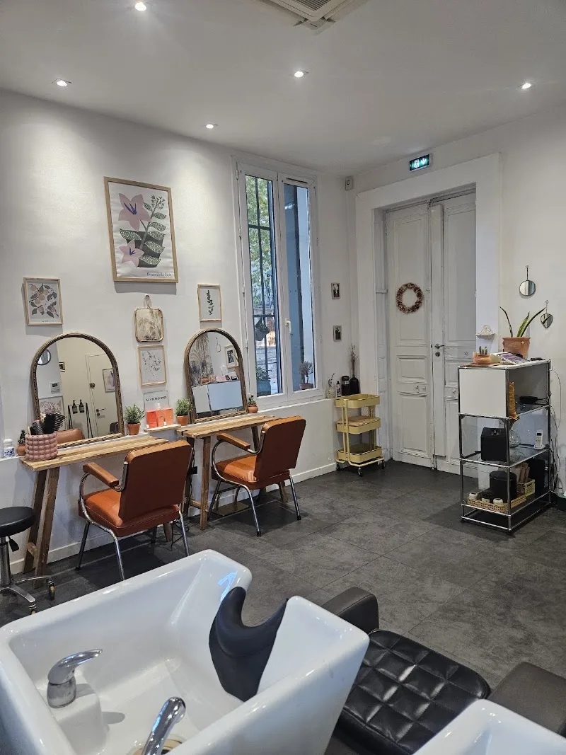 Le salon des bains - Coiffure Nîmes - Photo de couverture - OneBooking