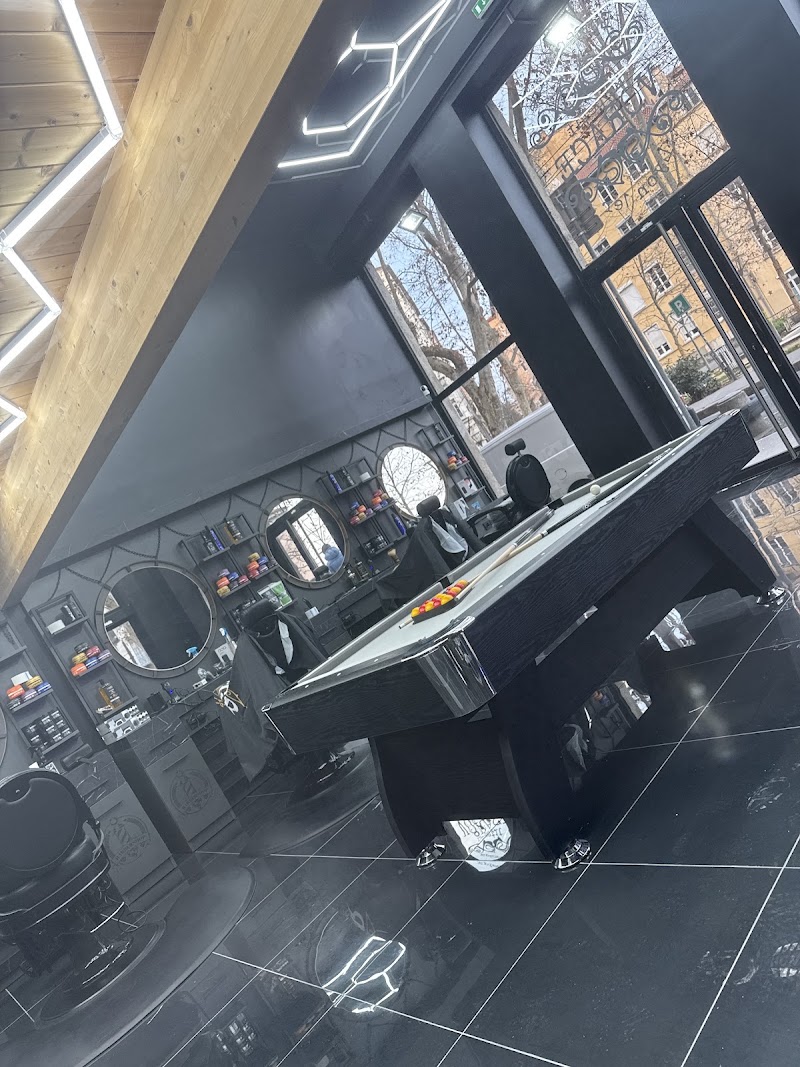 8 BARBER POOL- BARBER SHOP - Barbier Lyon - Photo de couverture - OneBooking