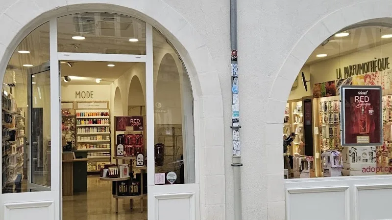 Adopt Parfums - Maquillage La Rochelle - Photo de couverture - OneBooking