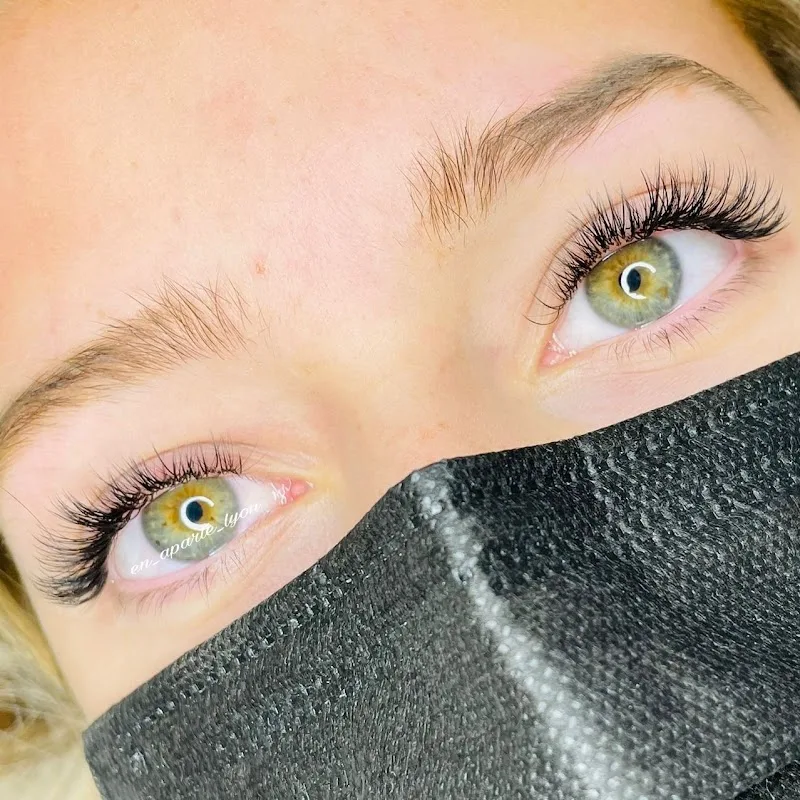 Extensions de cils En Aparté - Sourcils & cils Lyon - Photo de couverture - OneBooking