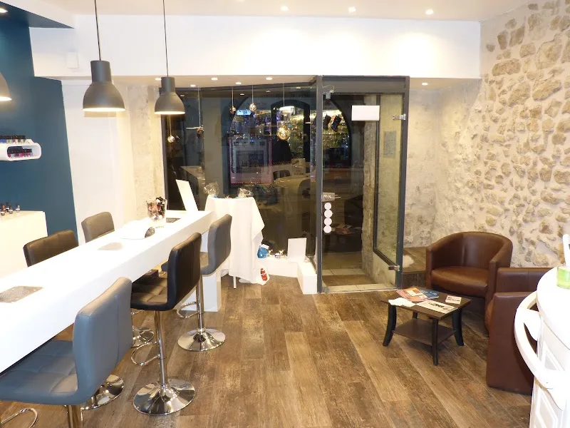 Matile Beauté - Onglerie La Rochelle - Photo de couverture - OneBooking