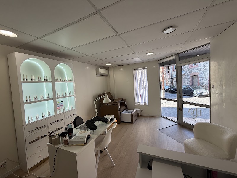 Élya Institut - Sourcils & cils Perpignan - Photo de couverture - OneBooking