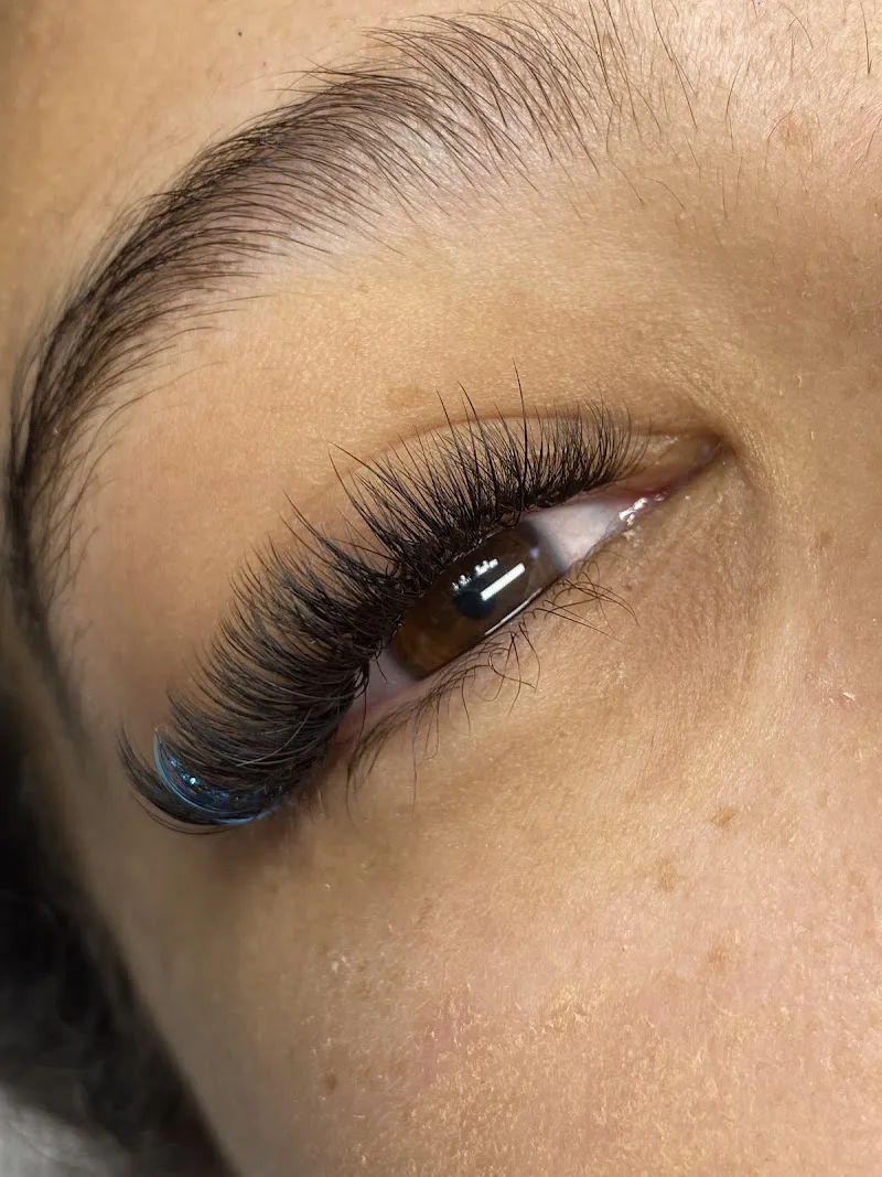 NKuties - Sourcils & cils Dijon - Photo de couverture - OneBooking