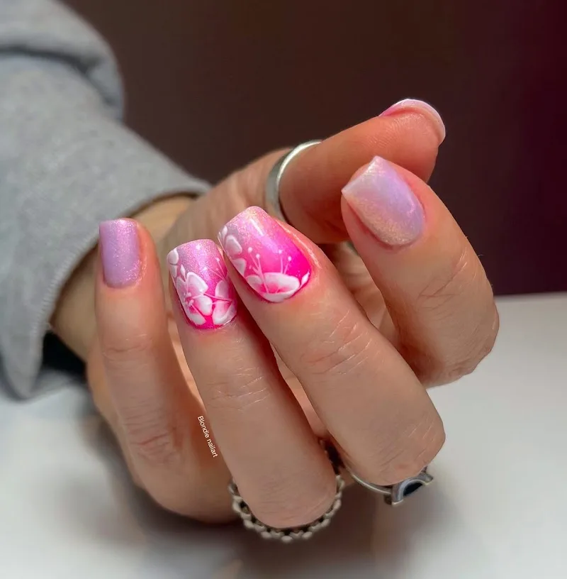 Blondie nail art - Onglerie Angers - Photo de couverture - OneBooking