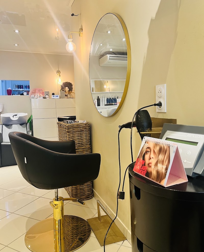 SALON COLOMBERO