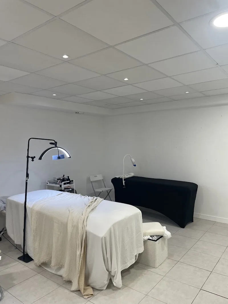 Cassyl Esthétique - Sourcils & cils Nantes - Photo de couverture - OneBooking