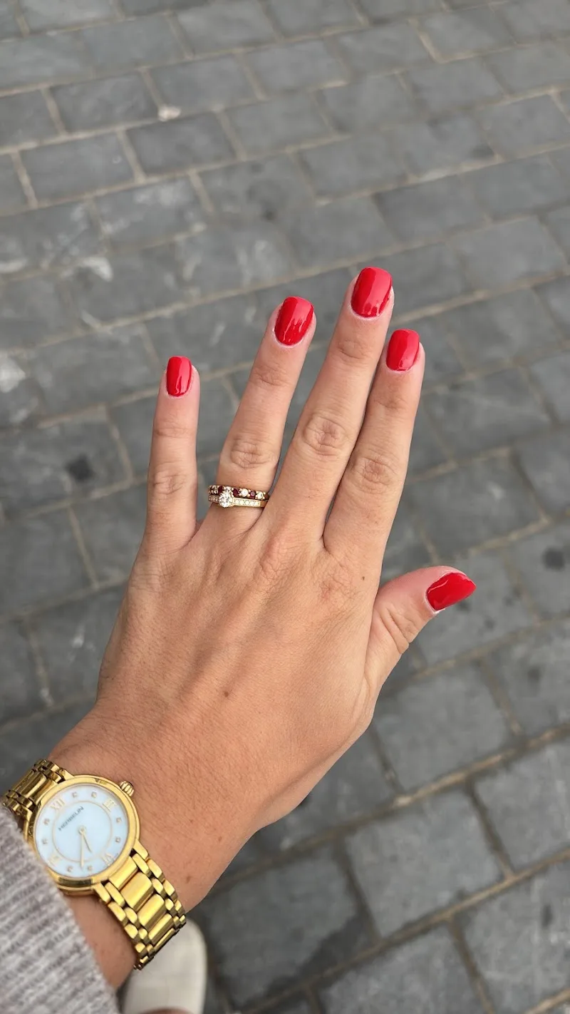 Happy Nail-Bordeaux - Onglerie Bordeaux - Photo de couverture - OneBooking