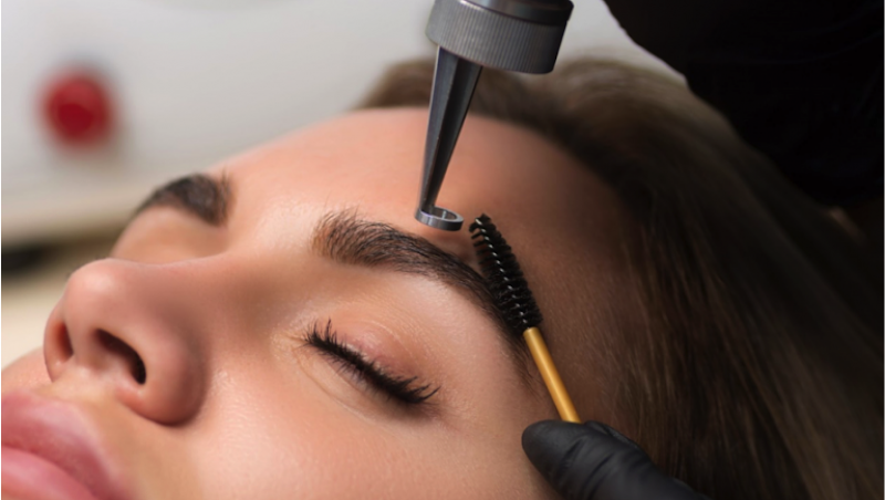 Sana Beauty Clermont-Ferrand - Détatouage - Hydrofacial - Make up Artist - Extension de cils
