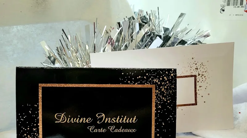 Divine Institut, Beauté ,massages ,onglerie , manucures et pédicure , blanchiment dentaire, bronzant naturels spray tan - Onglerie Limoges - Photo de couverture - OneBooking