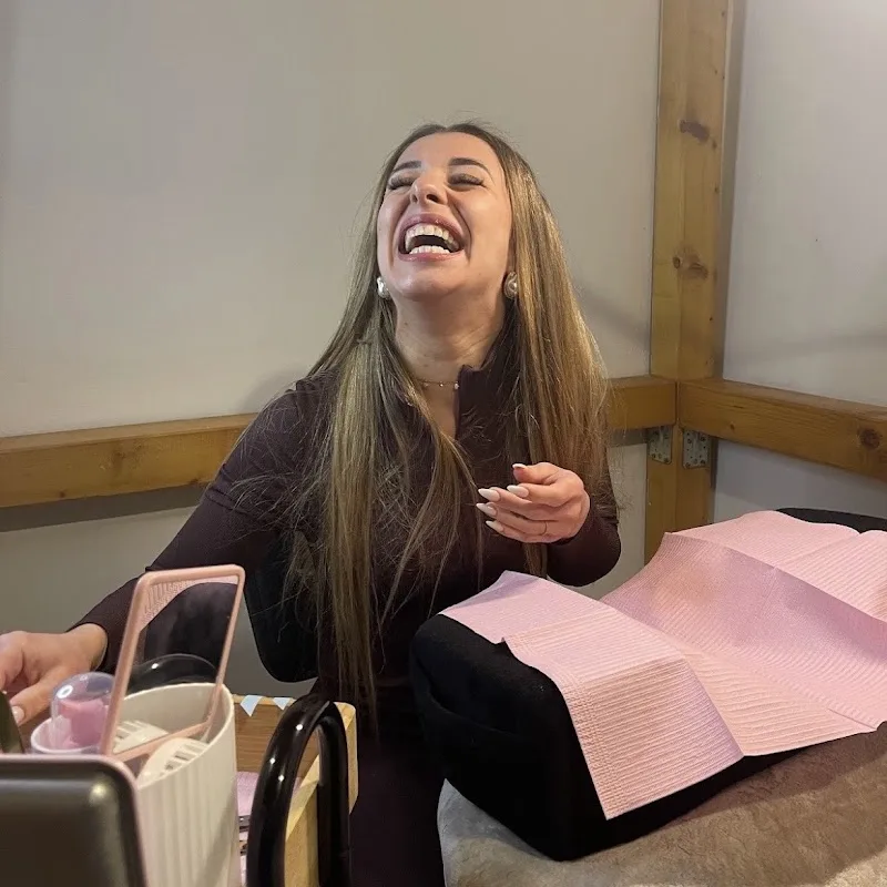 La Beauté d’cils - Sourcils & cils Nîmes - Photo de couverture - OneBooking