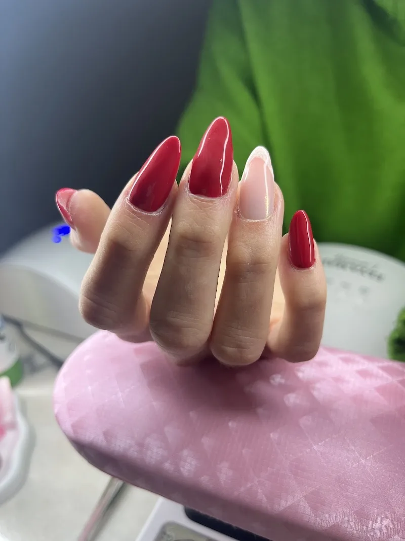 Dermo'Naïs - Sourcils & cils Nîmes - Photo de couverture - OneBooking