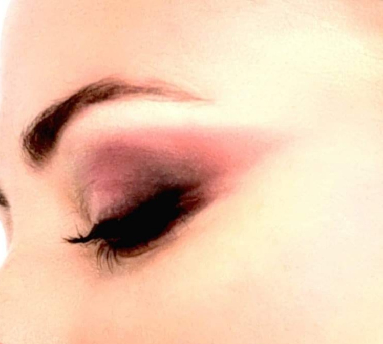 Maquilleuse Professionnelle Makeup Artist - Maquillage Nantes - Photo de couverture - OneBooking