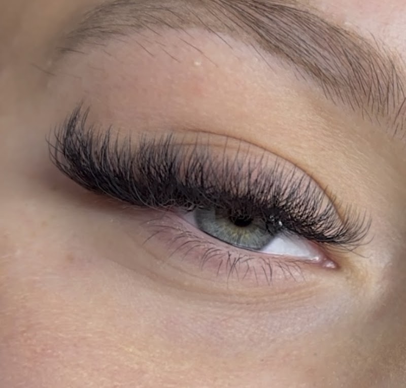 Chalashes - Sourcils & cils Nîmes - Photo de couverture - OneBooking