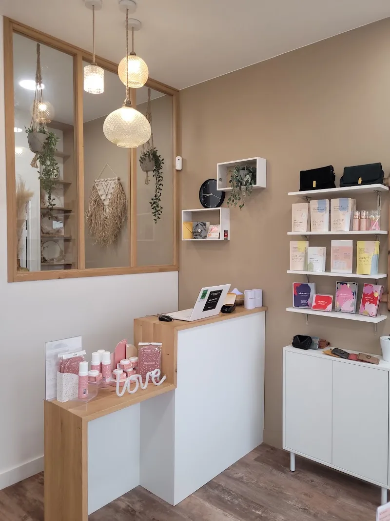 Polita - Onglerie Bayonne - Photo de couverture - OneBooking