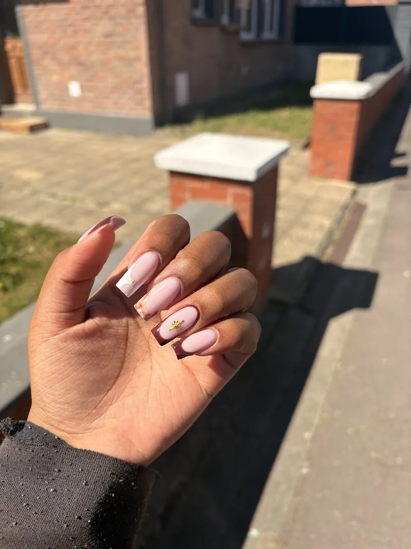 nails bhl