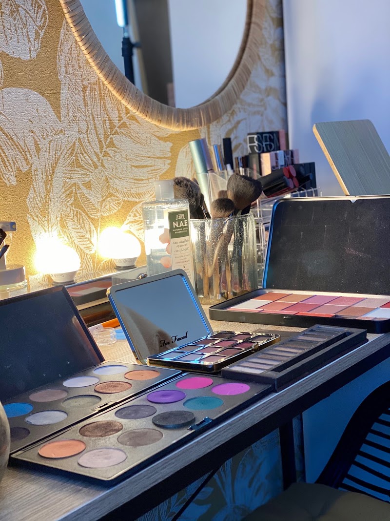Comptoir.makeup - Maquillage Saint-Étienne - Photo de couverture - OneBooking