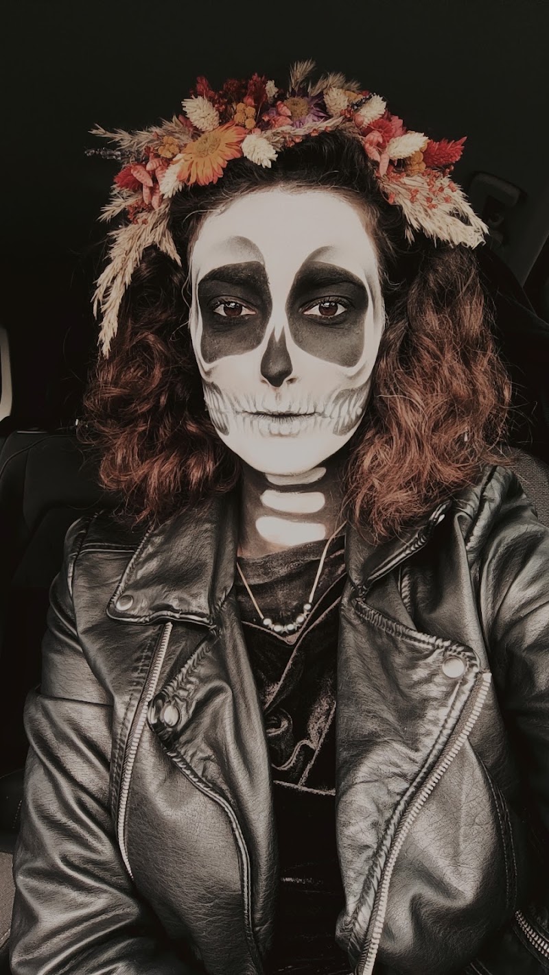 Dana Makeup