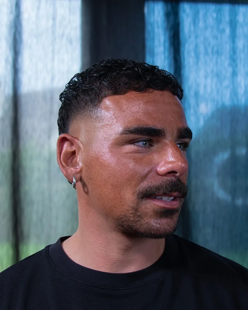 Zi Barber