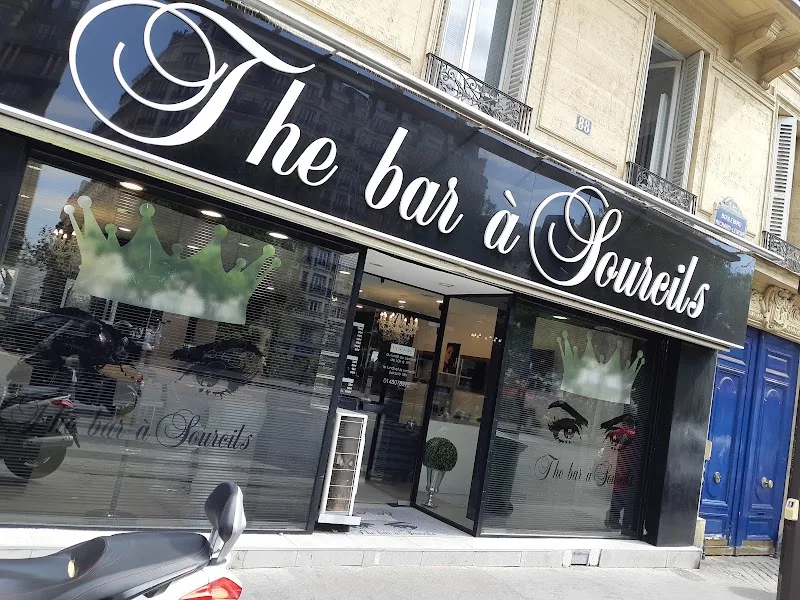 The bar à sourcils Brow Revolution - Sourcils & cils Paris - Photo de couverture - OneBooking