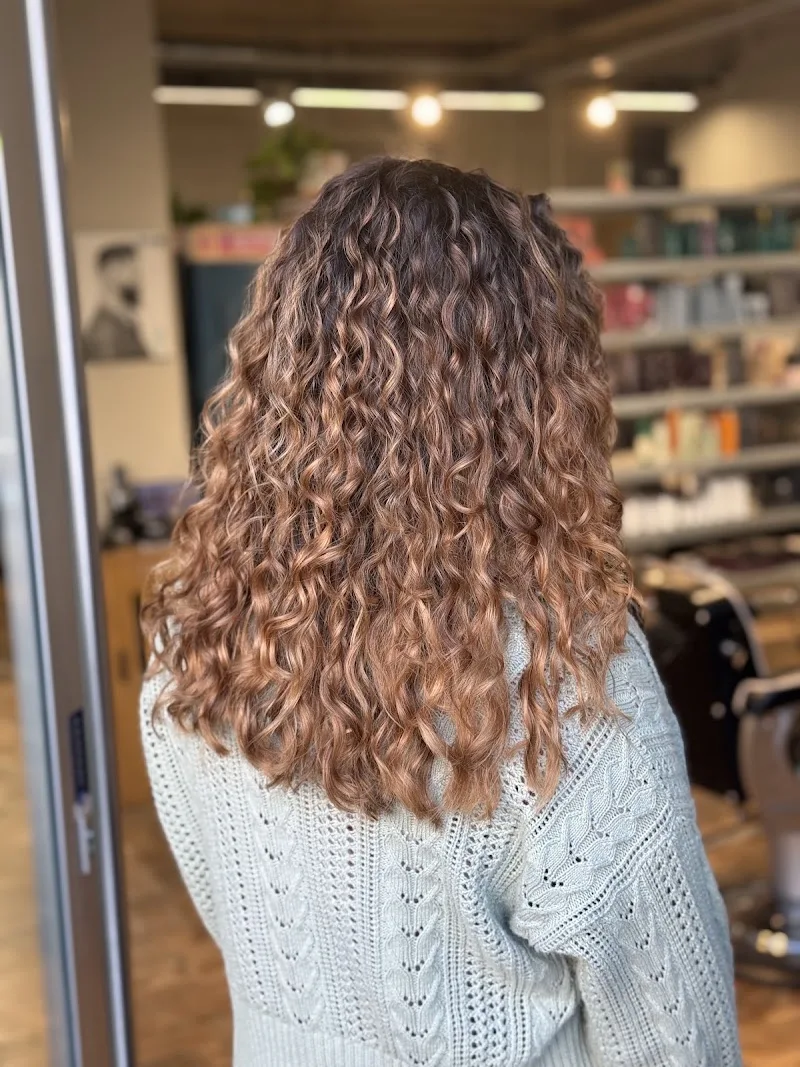 MINELLE Salon de Coiffure AVEDA