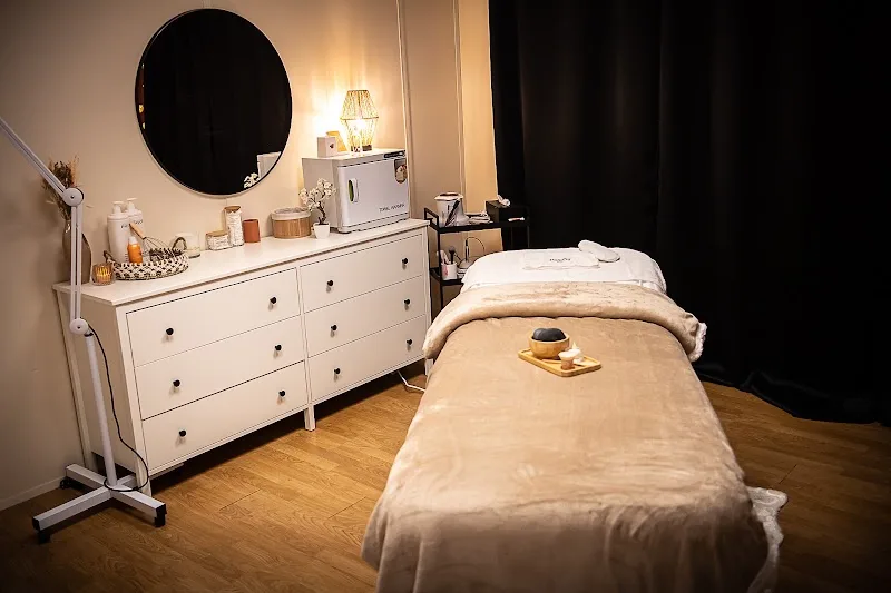 Beauté Précieuse - Onglerie Rennes - Photo de couverture - OneBooking