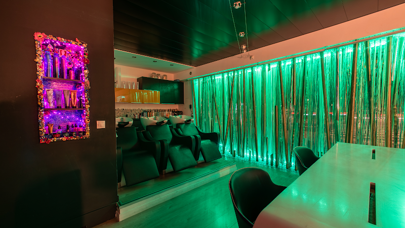 UMA NOVA - Coiffure Nantes - OneBooking