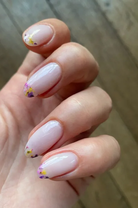 LmT Ongles - Onglerie Paris - Photo de couverture - OneBooking