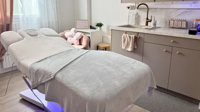 So Sunny BEAUTY | Extension de cils | Minceur | Soins et Massages | Lyon 9 - Épilation Lyon - Photo de couverture - OneBooking