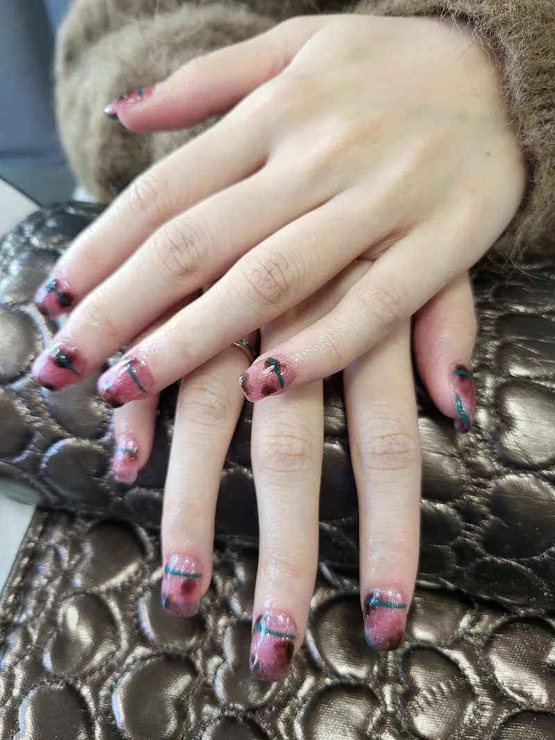 AUX BONS SOINS - Onglerie Toulouse - Photo de couverture - OneBooking