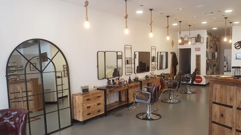 L'Elégance Barber Avec ou Sans RDV Coupe Adulte 23€ Coupe Enfant 15 € Coupe -20 ans 20 - Coiffure Orléans - Photo de couverture - OneBooking