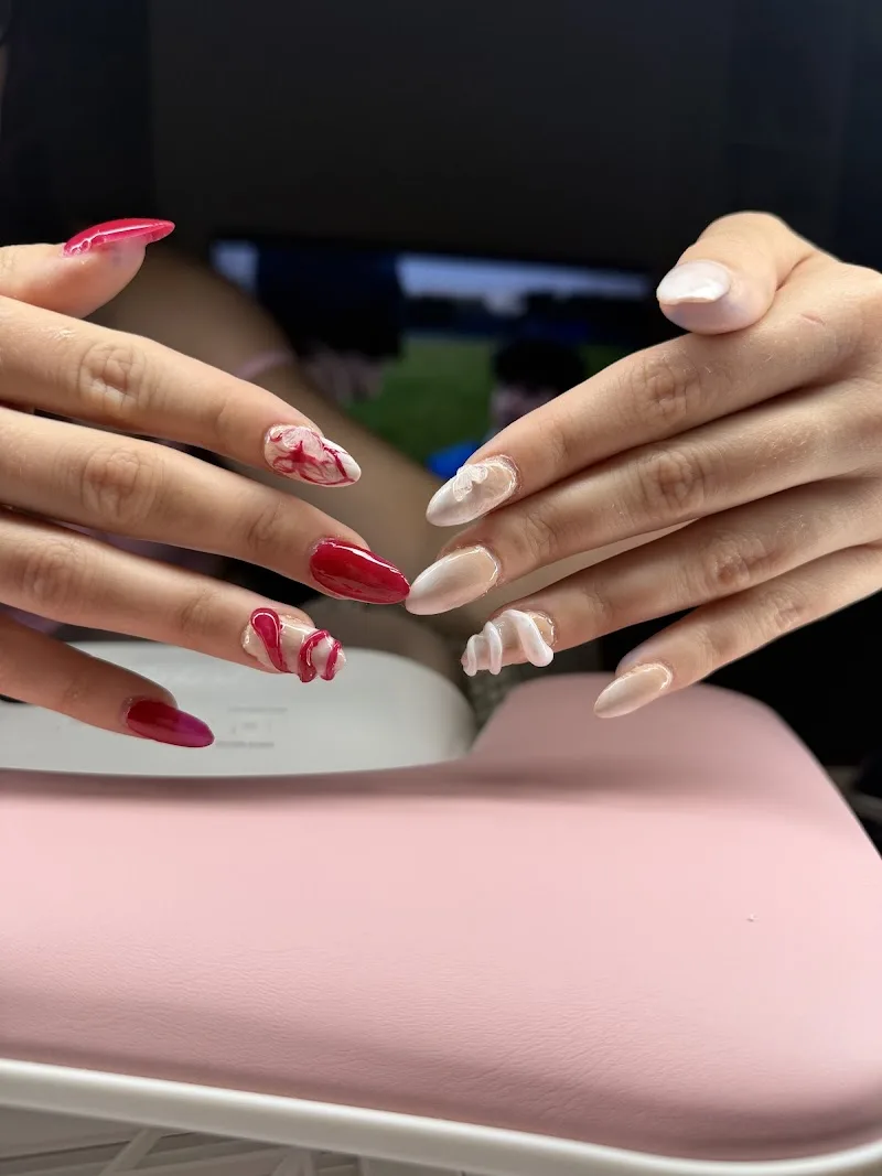 Imilienails - Onglerie Grenoble - Photo de couverture - OneBooking