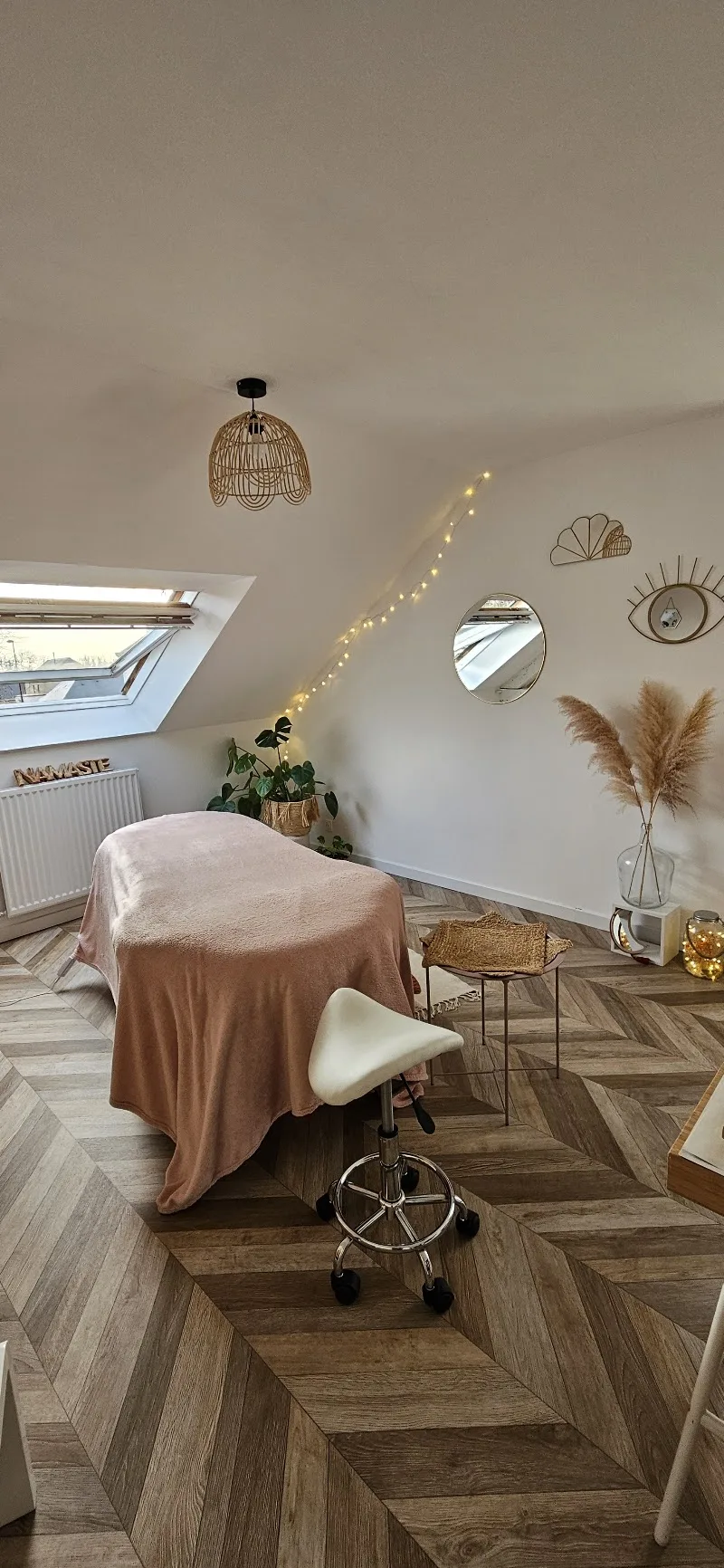 Facialiste Angers Charlotte ~Massage maman-bébé ~ Visage~Lifting naturel~Drainage lymphatique~Head Spa japonais