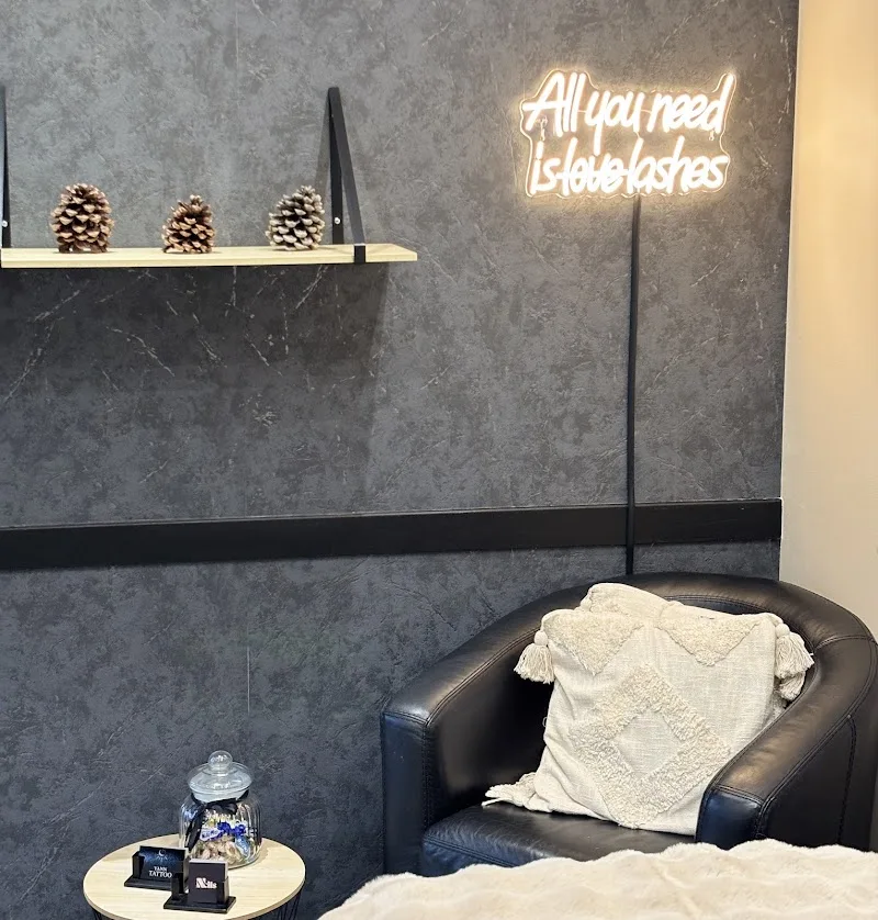 Le Bar À Cils By N'Cil - Sourcils & cils Béziers - Photo de couverture - OneBooking