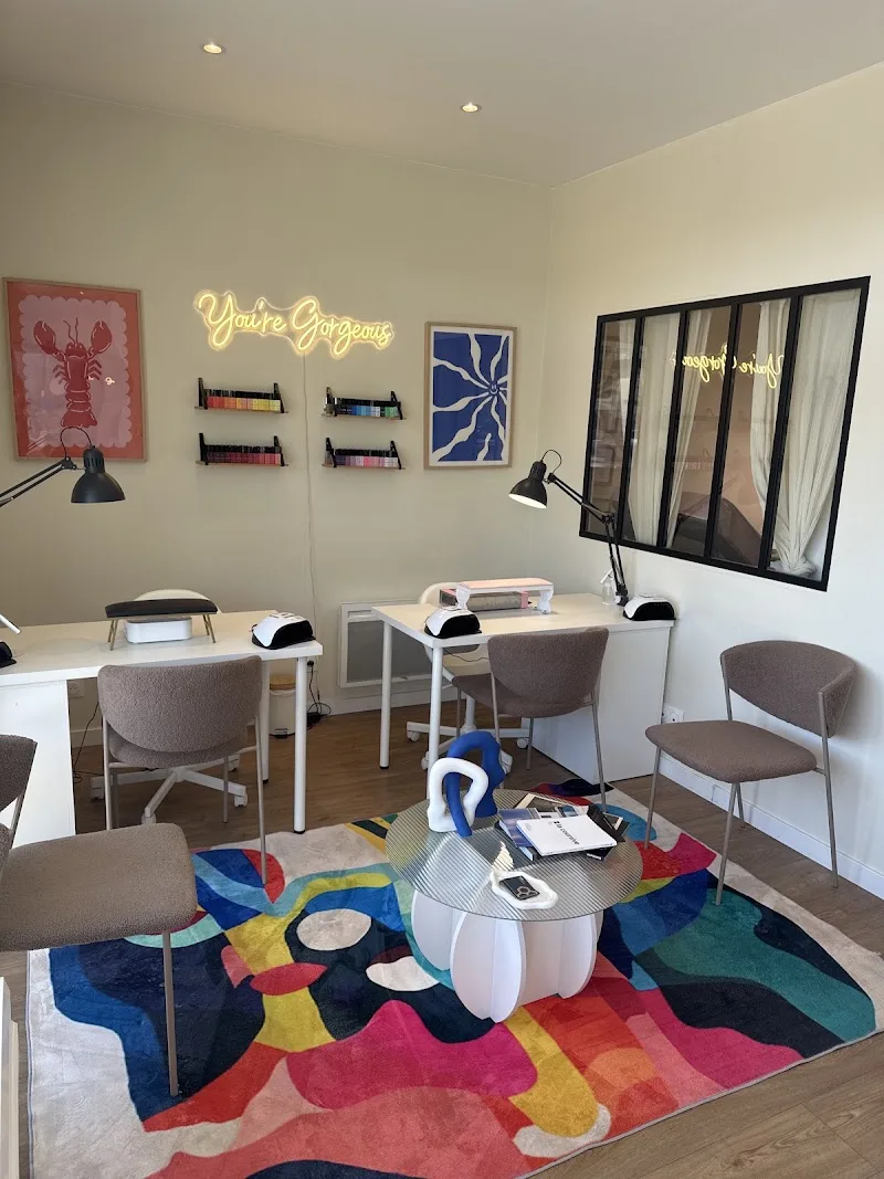 My Way - Onglerie La Rochelle - Photo de couverture - OneBooking