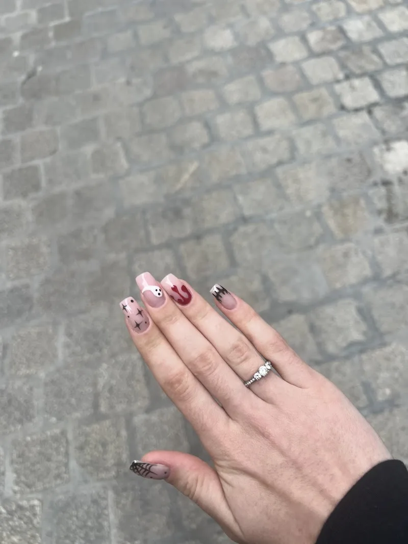 Perle des ongles - Onglerie Nantes - Photo de couverture - OneBooking
