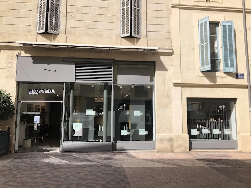 Diagonal Coiffure